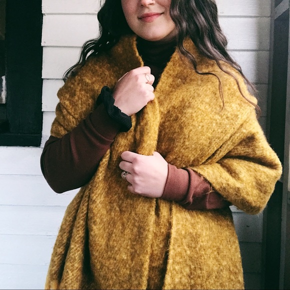 Mustard yellow ULTRA SOFT chunky scarf/shawl - Picture 3 of 5